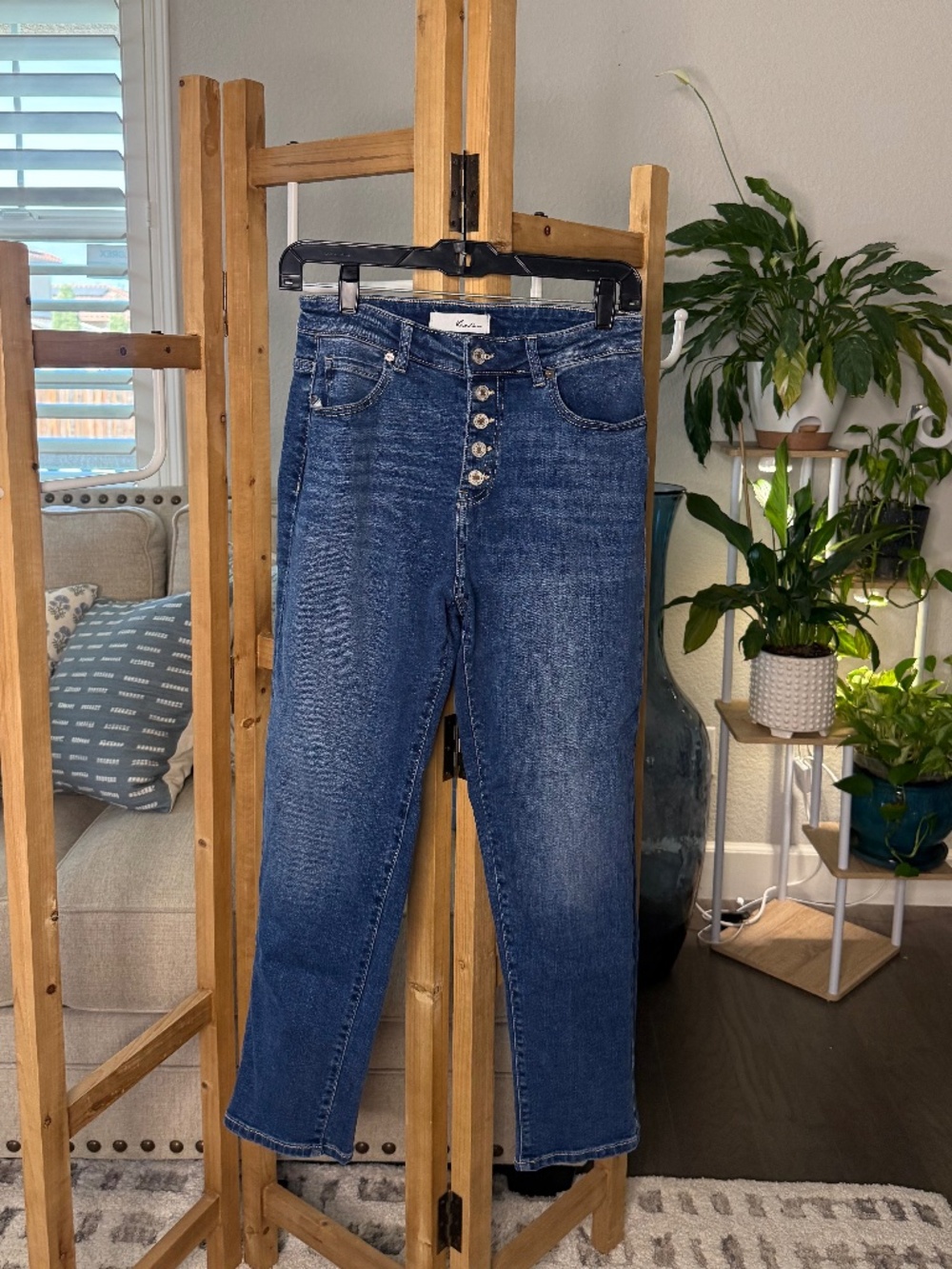 Kancan High Rise Button Fly Straight Leg Jeans Size 5/26